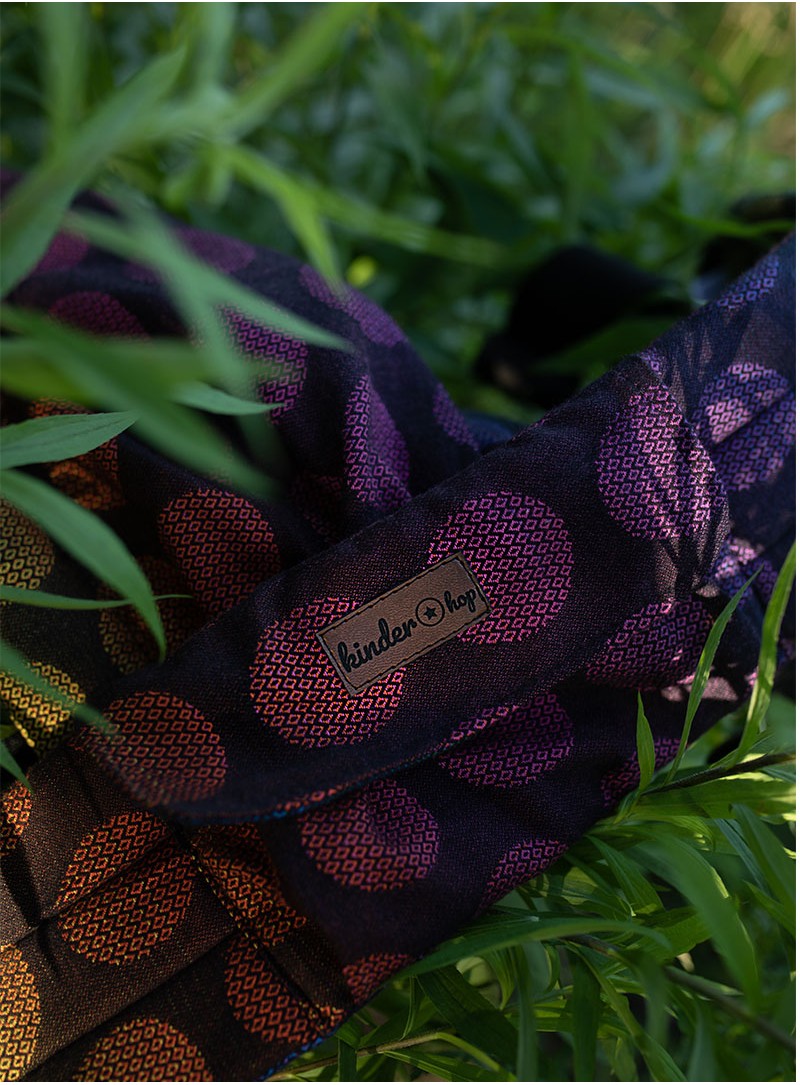 Multi Grow Carrier: Dots Rainbow, 100% cotton, jacquard